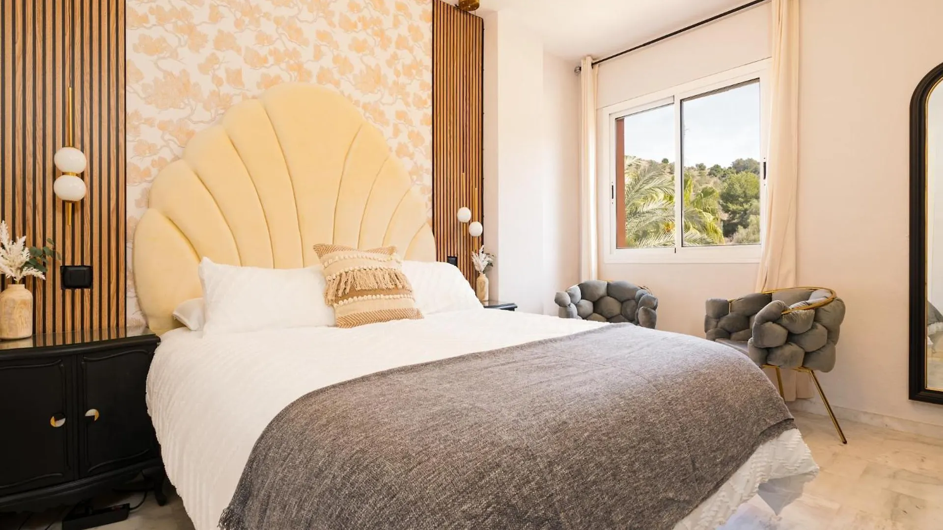 Plush Penthouse With Terrace Marbella